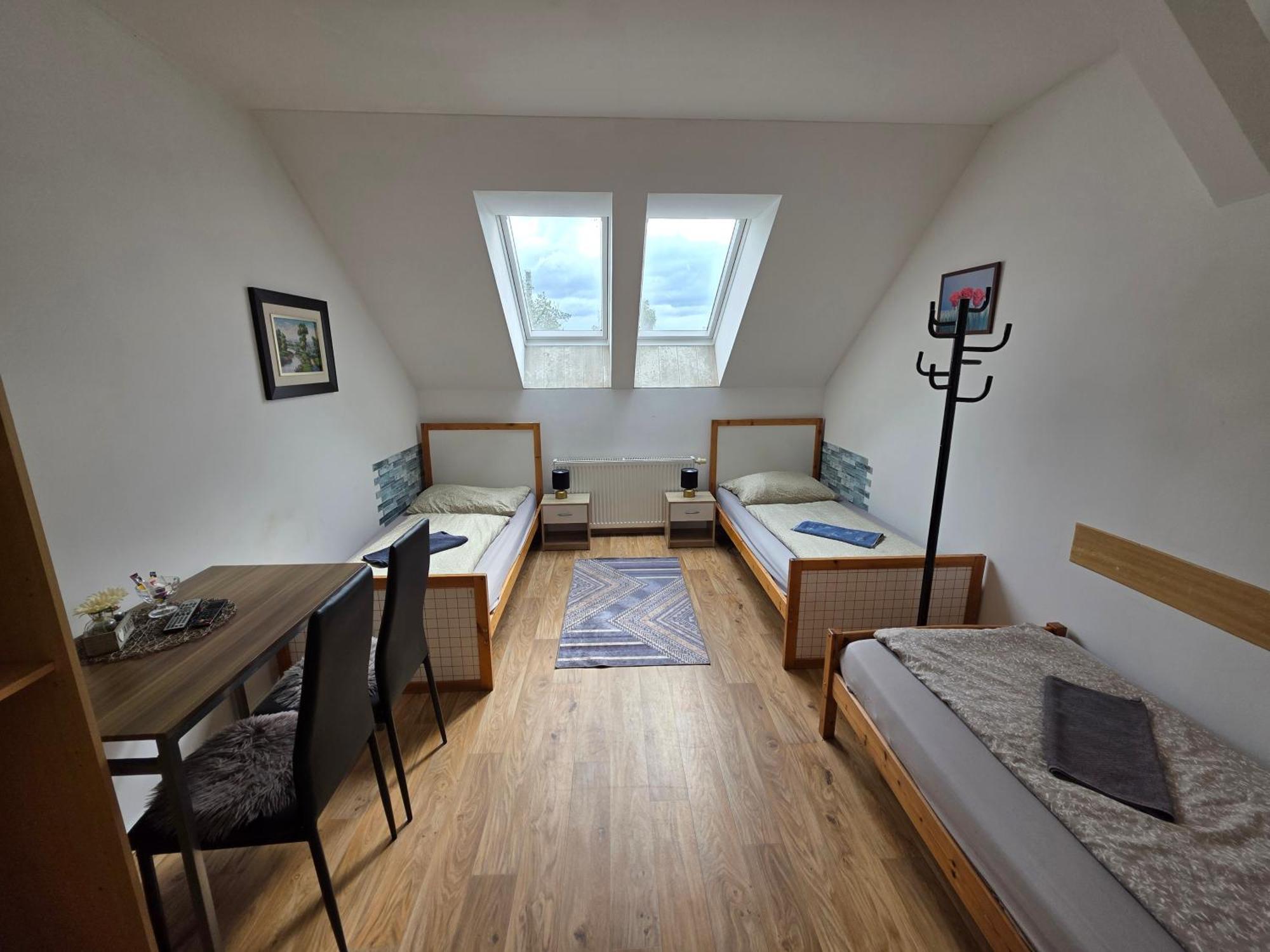 Farm Stay Nh Stables Nyrany Eksteriør billede