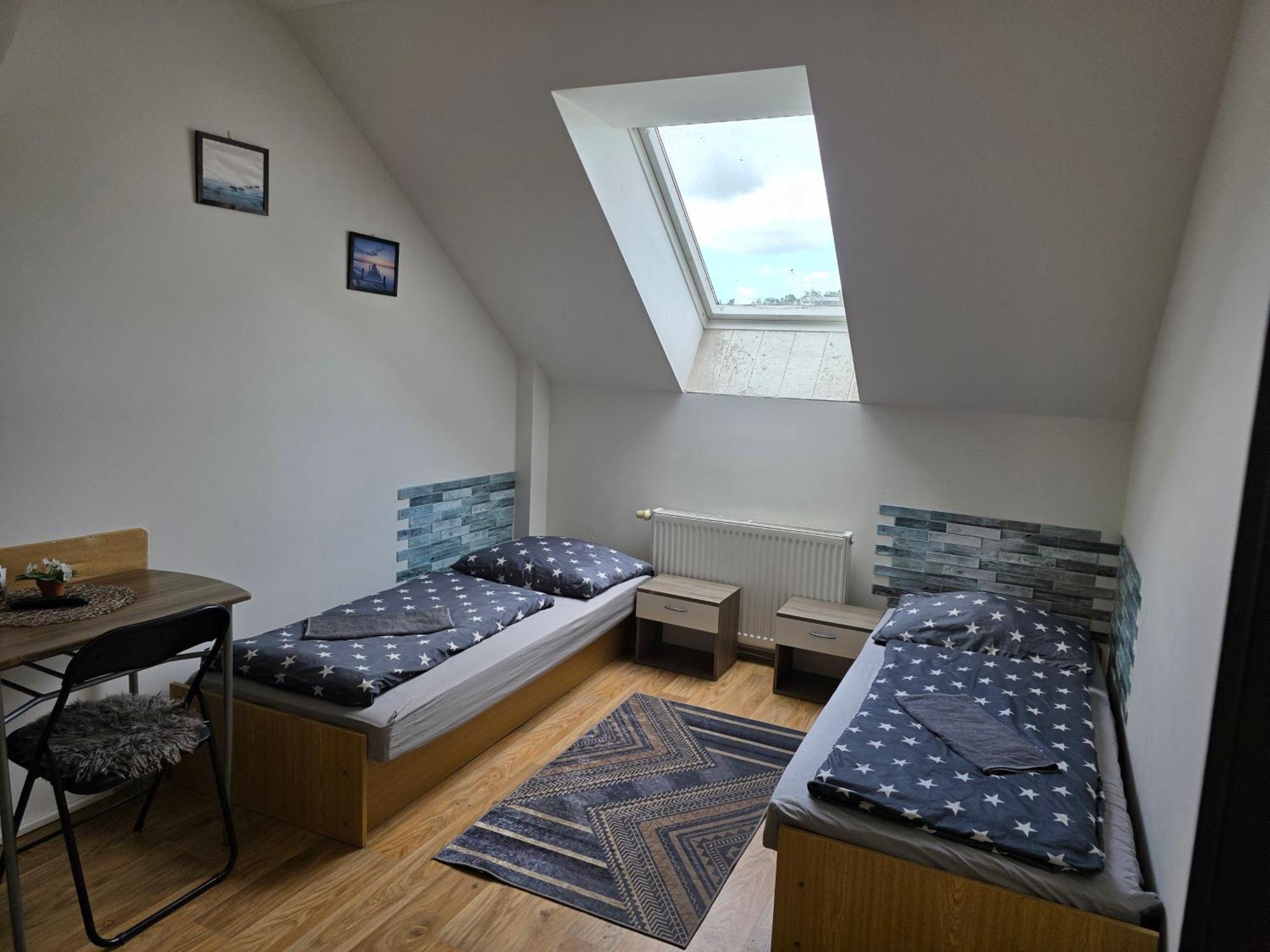 Farm Stay Nh Stables Nyrany Eksteriør billede